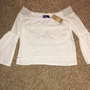 White off the shoulder francesca’s detailed shirt